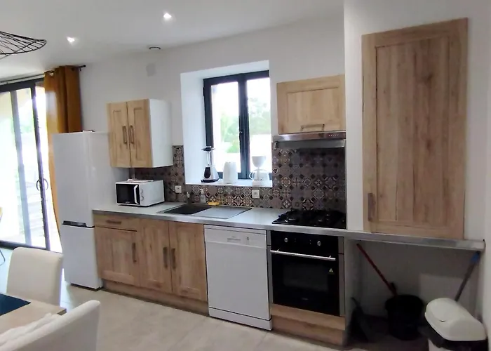 Hébergement de vacances L'abaca 23 *